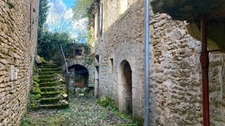 Dpt Yonne (89), in THAROT A set of 2 terraced houses to renovate with garage
