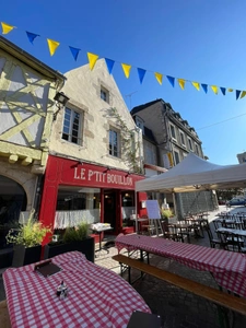 Walls and business of a traditional restaurant - for sale in Clamecy (58)