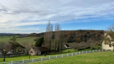 Building for sale in Annay-la-Côte (89) - A complex of 5 rented apartments - Garden