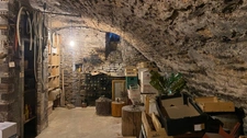 Maison de campagne à fort potentiel –  5 chambres - dépendances- VASSY-SOUS-PISY(89)