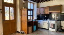 Charmante maison de village à vendre 70m² COUTARNOUX (89) avec dépendances et cour intérieure.