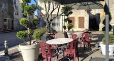 For sale: a bed and breakfast, bar, and restaurant complex in L'ISLE SUR SEREIN (89)