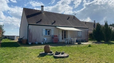For sale – Single-storey house - 2 bedrooms - garden and garage COUTARNOUX (89)