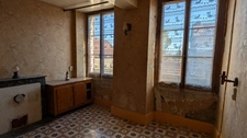 Charming village house for sale 70m² COUTARNOUX (89) with outbuildings and inner courtyard.