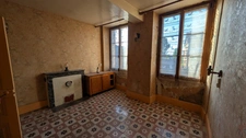 Charming village house for sale 70m² COUTARNOUX (89) with outbuildings and inner courtyard.