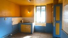 Country house to renovate - 3 bedrooms - garden - outbuildings - for sale in ANNOUX (89)