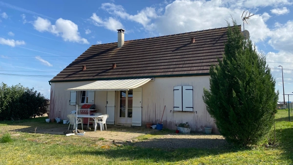 À vendre – Pavillon de plain-pied -2 chambres - jardin et garage  COUTARNOUX (89)
