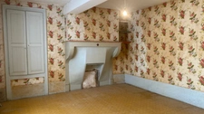 Country house to renovate - 3 bedrooms - garden - outbuildings - for sale in ANNOUX (89)