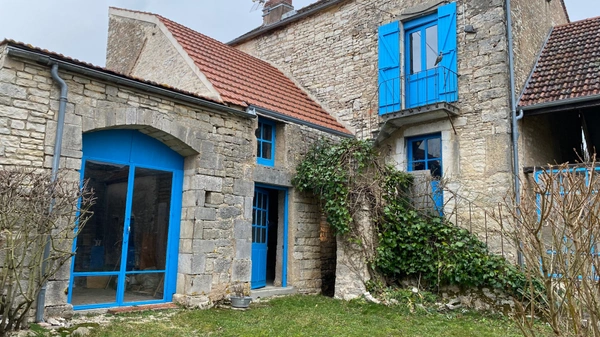 Maison 3 chambres - Jardin - Granges et Ateliers- SARRY (89)