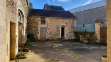 Charming village house for sale 70m² COUTARNOUX (89) with outbuildings and inner courtyard.