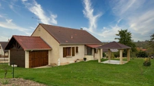 Yonne (89) department, for sale in PACY SUR ARMANCON: Detached house - 3 bedrooms - 2,300 m² plot - Single-storey