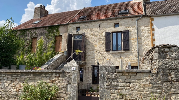 Charmante maison - 3 chambres- jardin-grange- CHATEL GERARD (89)