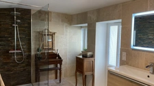 Maison entièrement rénovée – Charme, confort et tranquillité à la campagne -4 chambres- Jardin-GUILLON (89)