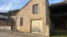 Maison de caractère à la campagne – Rénovation avancée à terminer -à vendre DISSANGIS (89)-Jardin- Grange