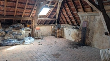 Charming village house for sale 70m² COUTARNOUX (89) with outbuildings and inner courtyard.