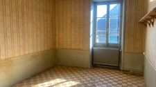 Country house to renovate - 3 bedrooms - garden - outbuildings - for sale in ANNOUX (89)