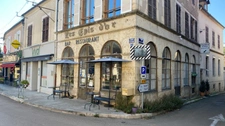 For sale: a bed and breakfast, bar, and restaurant complex in L'ISLE SUR SEREIN (89)