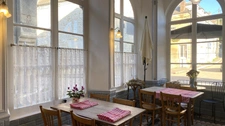 For sale: a bed and breakfast, bar, and restaurant complex in L'ISLE SUR SEREIN (89)