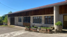 Maison de campagne à fort potentiel –  5 chambres - dépendances- VASSY-SOUS-PISY(89)