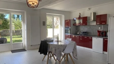 Maison entièrement rénovée – Charme, confort et tranquillité à la campagne -4 chambres- Jardin-GUILLON (89)