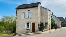 Dpt Yonne (89), à vendre MASSANGIS Charmante maison prête à vivre avec vue sur le Serein - 4 chambres - Garage 