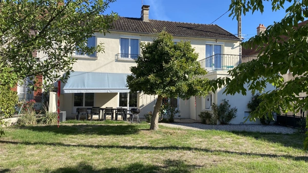 Maison entièrement rénovée – Charme, confort et tranquillité à la campagne -4 chambres- Jardin-GUILLON (89)