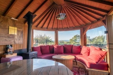 Discover this magnificent property located on the coastal road between Honfleur and Trouville sur Mer