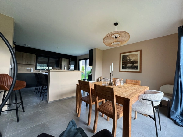 Maison contemporaine aux prestations de qualité – Vue dégagée sur la campagne
