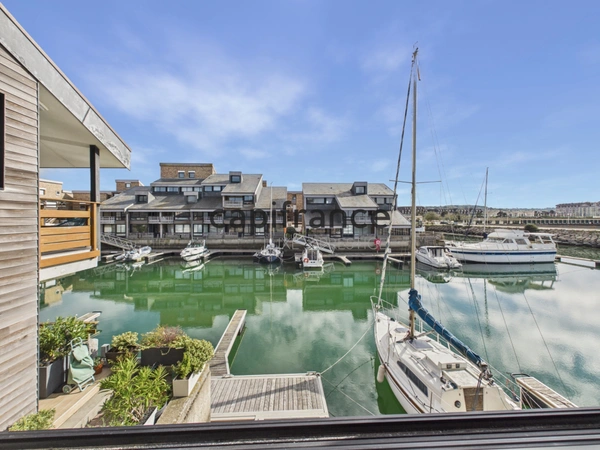 DEAUVILLE – PORT DEAUVILLE | DEUX-PIÈCES RÉNOVÉ AVEC VUE SUR LES BATEAUX