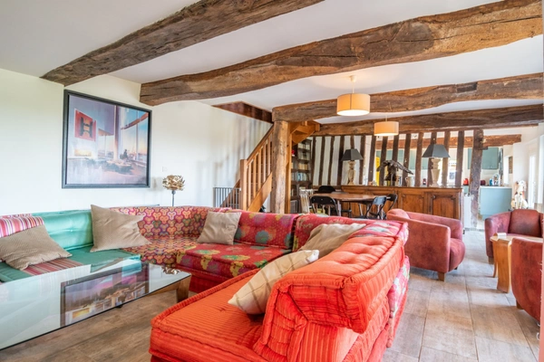 Maison vue mer imprenable : découvrez cette magnifique propriété située sur la route côtière entre Honfleur et Trouville sur Mer
