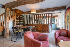Discover this magnificent property located on the coastal road between Honfleur and Trouville sur Mer