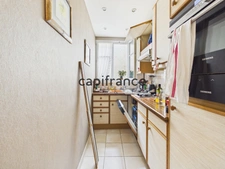 Two-room apartment ideally located very close to Rue du Commerce