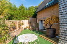 Discover this magnificent property located on the coastal road between Honfleur and Trouville sur Mer