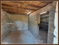 LAMONTJOIE- Centre village - Maison en pierre 140 m2 avec garage,dépendances et grand jardin