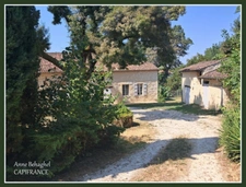 LAMONTJOIE- Centre village - Maison en pierre 140 m2 avec garage,dépendances et grand jardin