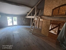 LAMONTJOIE- Centre village - Maison en pierre 140 m2 avec garage,dépendances et grand jardin