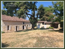 LAMONTJOIE- Centre village - Maison en pierre 140 m2 avec garage,dépendances et grand jardin