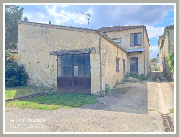 Lamontjoie Maison de village à vendre 196m2,à terminer de rénover 