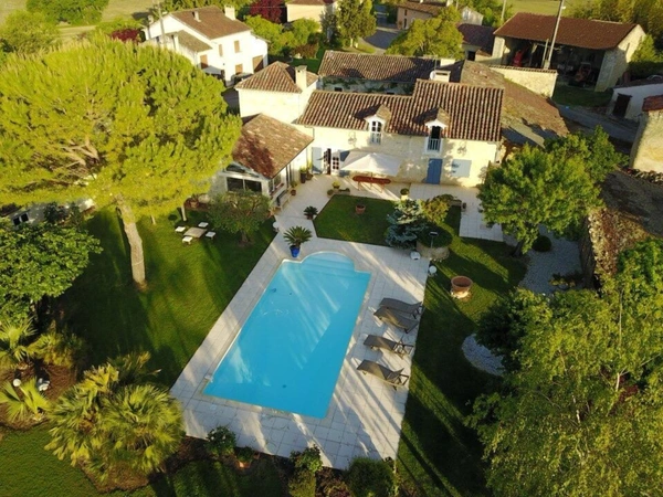 Département Gers (32) A vendre Condom propriété P7 210 m²- Terrain 5 483 m²