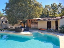 SAINTE COLOMBE EN BRUILHOIS: Maison 160 m2, 5 chambres, piscine, garage, jardin 3617 m2