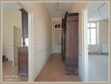 Maison de ville en pierre de 130m2 avec cour et préau- A rénover