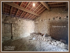 LAMONTJOIE- Centre village - Maison en pierre 140 m2 avec garage,dépendances et grand jardin