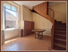 Maison de ville en pierre de 130m2 avec cour et préau- A rénover