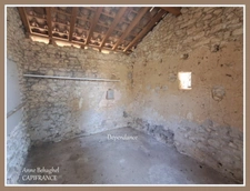 LAMONTJOIE- Centre village - Maison en pierre 140 m2 avec garage,dépendances et grand jardin