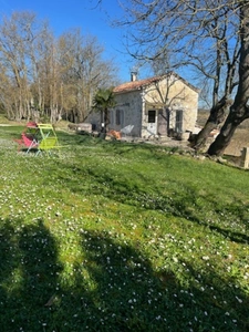 Pergain-Taillac - Stone house with 5 rooms - 127m2 - land 1526m2