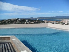 SAINT-RAPHAËL – Beau 2 pièces récent avec terrasse et jardin plein sud