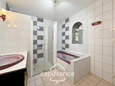 Maison 165 m² avec beaux volumes et jardin paysager – Fontaines