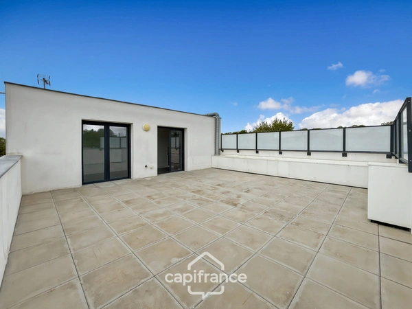 Appartement 2 pièces, dernier étage, grande terrasse sur les toits et belle luminosité - quartier Rompsay, Périgny