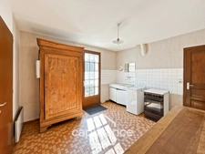 Maison 165 m² avec beaux volumes et jardin paysager – Fontaines