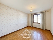 Maison 165 m² avec beaux volumes et jardin paysager – Fontaines